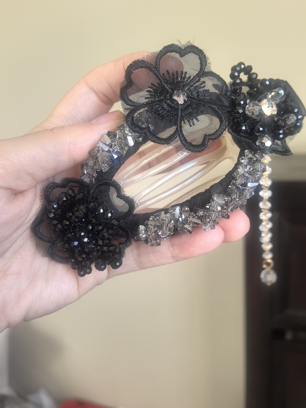 Elegant Black Floral Crystal Hair Claw clips
